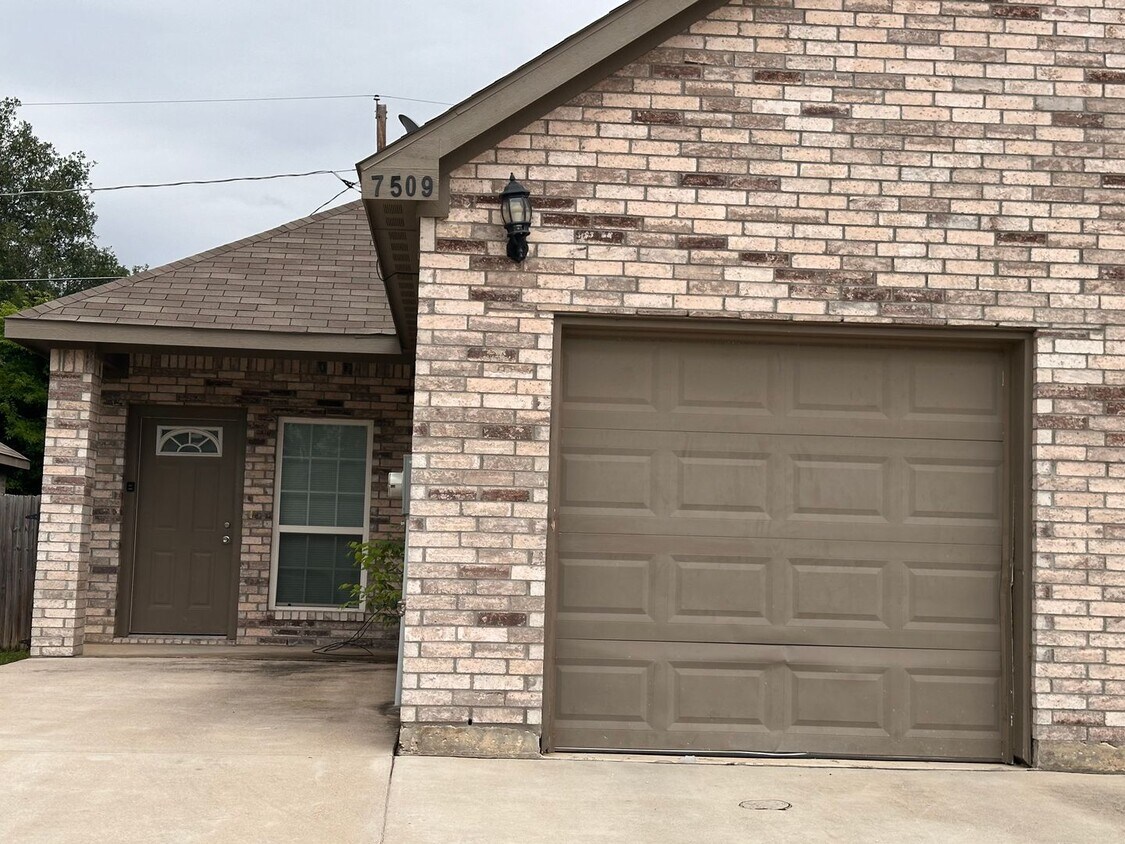 7509 Novella Dr Unit 1, Fort Worth, TX 76134 Room for Rent in Fort
