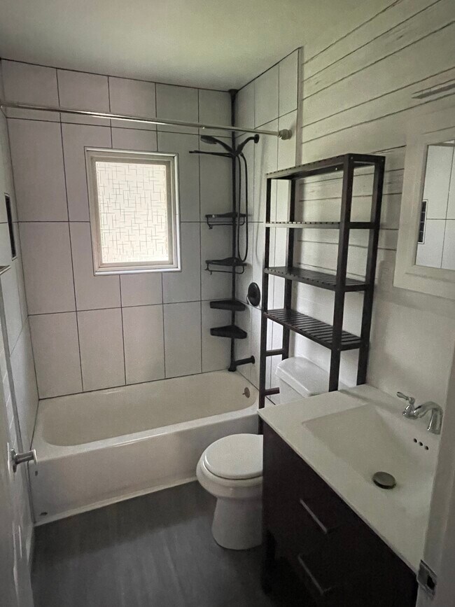 Foto del edificio - 1375 Northwest Dr NW