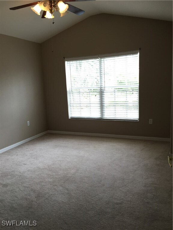 Foto del edificio - 11002 Mill Creek Way