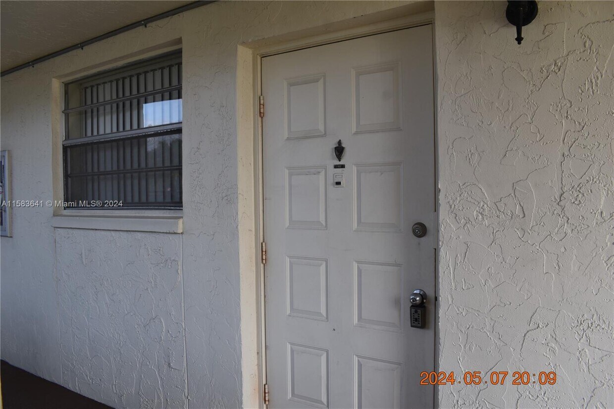 Foto principal - 1701 NW 75th Ave