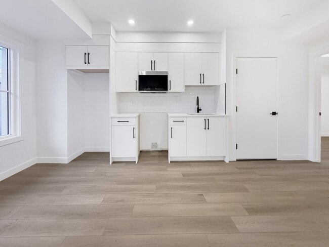 Building Photo - 4805-4881 81 St NW