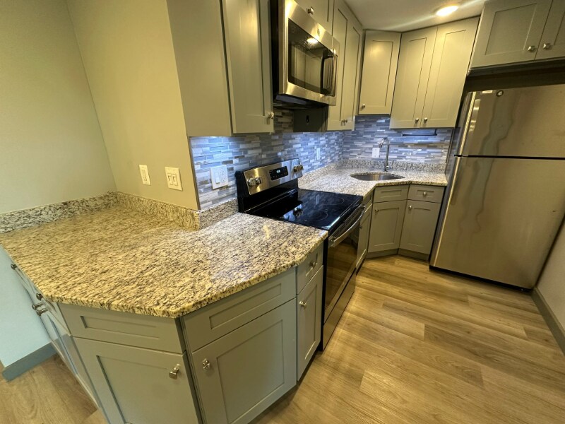 Foto principal - 355 Long Hill Rd