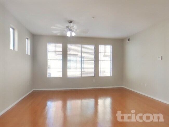 Foto del edificio - 16825 N 14th St