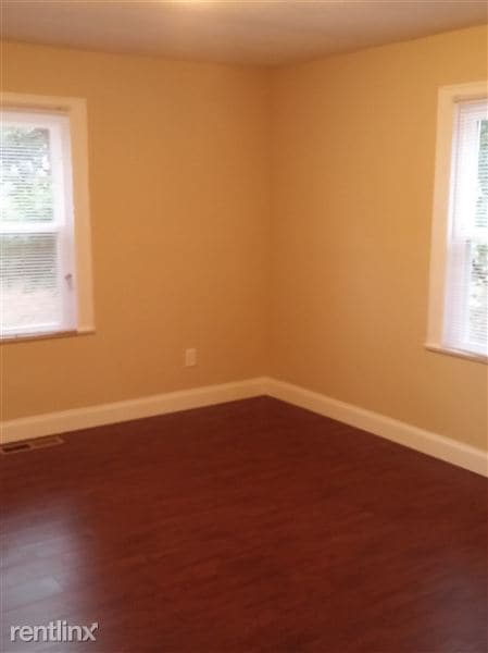 Building Photo - 636 Forest St NW