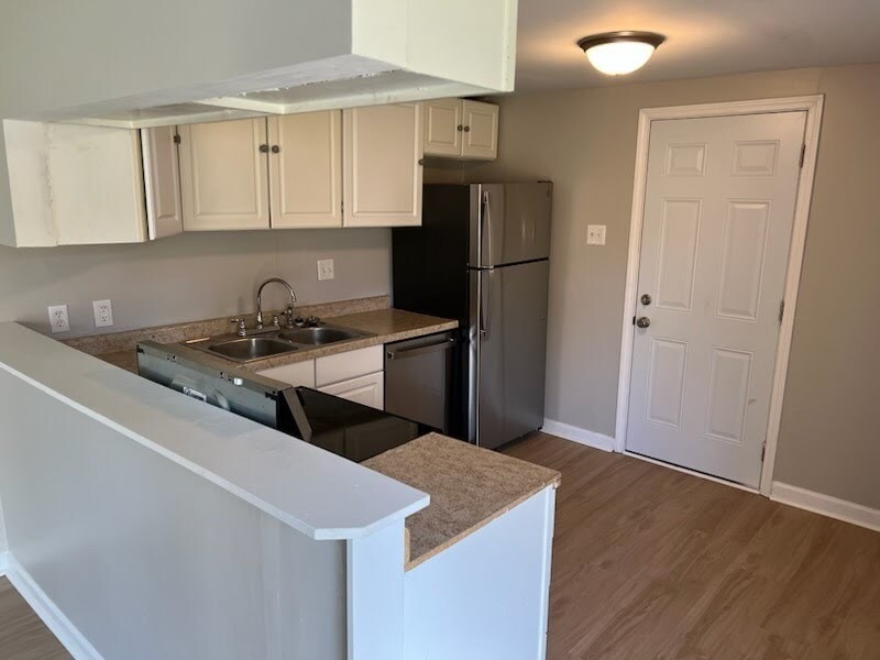 Foto del edificio - 311 Burke Ave