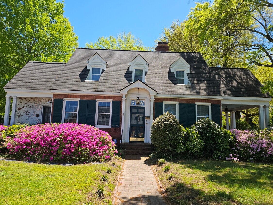 Primary Photo - 706 Milton Ave