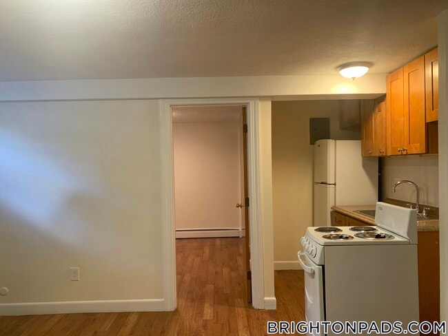 Building Photo - 168 N Beacon St