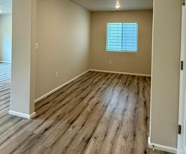 Building Photo - 1149 17th Ave