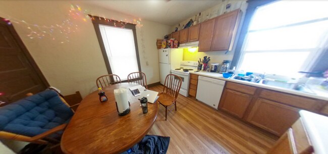 Foto del edificio - 1 Block from Campus and Aggieville! + Wash...
