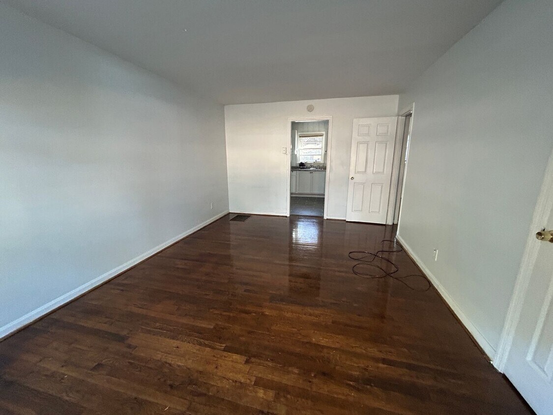 Building Photo - 5581 Edith St