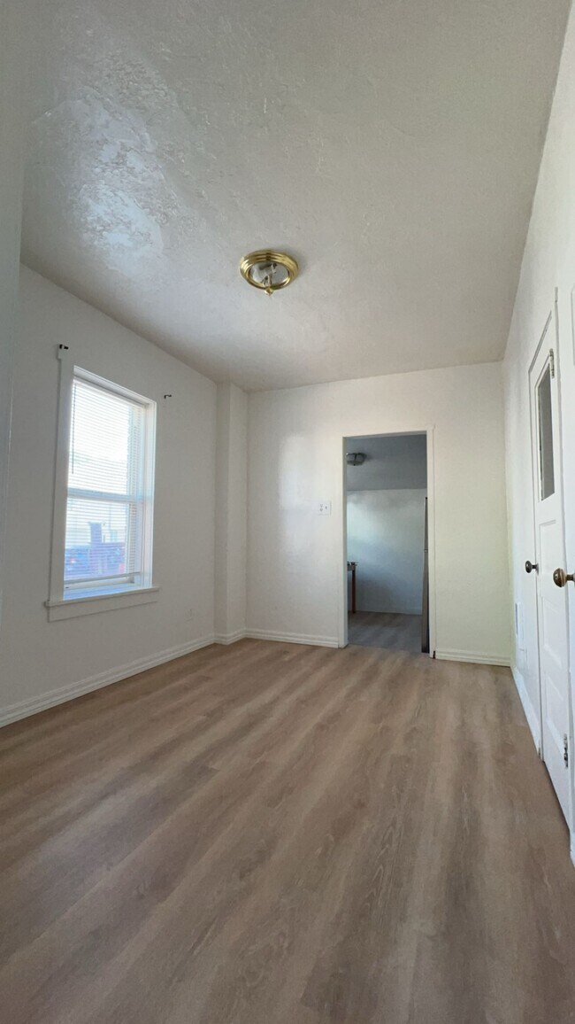 Foto del edificio - 348 S Lee Ave