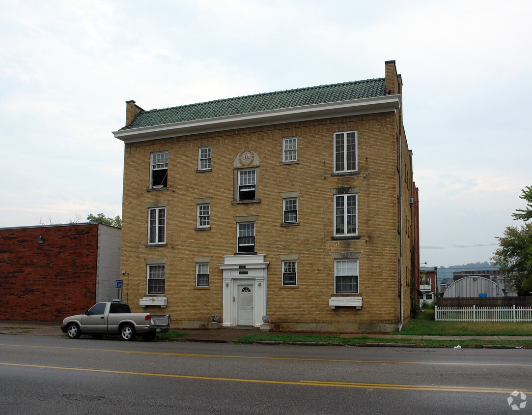 Malone Apartments - The Flats