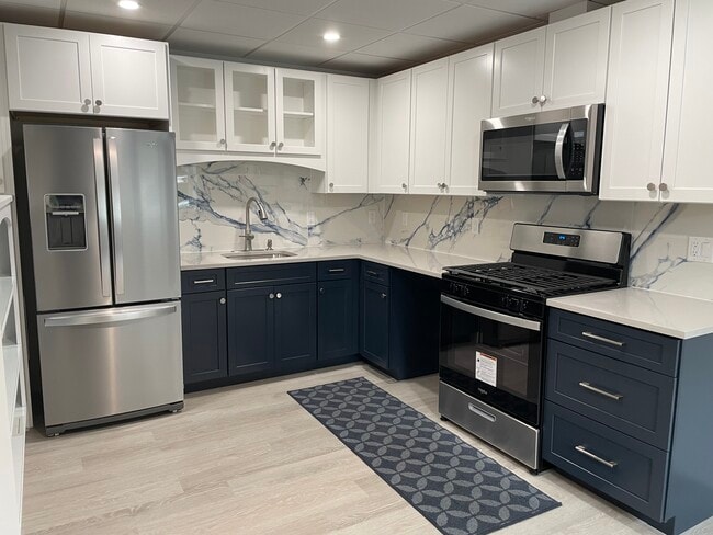 Building Photo - 72 Highview Ave