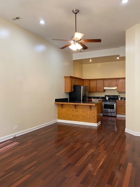 Building Photo - 1647 S Throop St