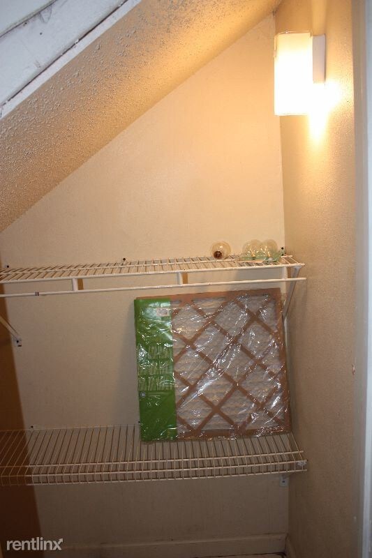 Building Photo - 3 br, 1.5 bath Townhome - 548 Holmes Blvd,