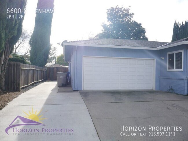 Foto del edificio - Cozy 2 Bed 2 Bath 1,864sqft Duplex in Gree...