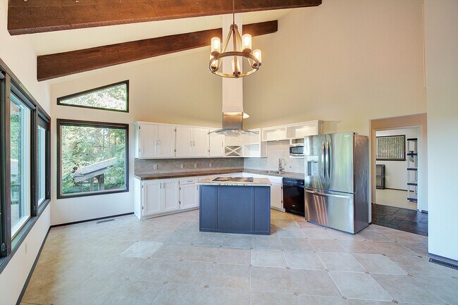 Building Photo - 3bd/1.5ba Kirkland Condo