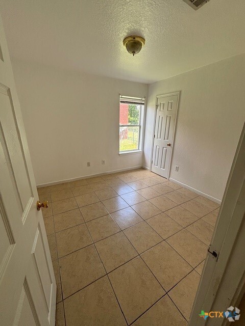 Building Photo - 3001 Cantabrian Dr