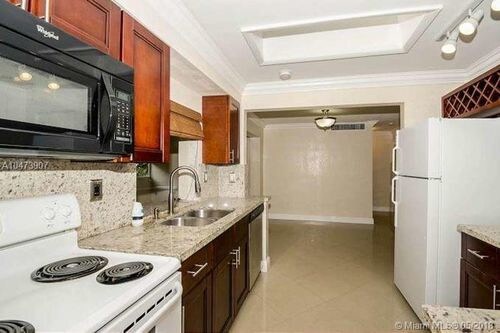 Foto del edificio - 2100 NW 74th Ave