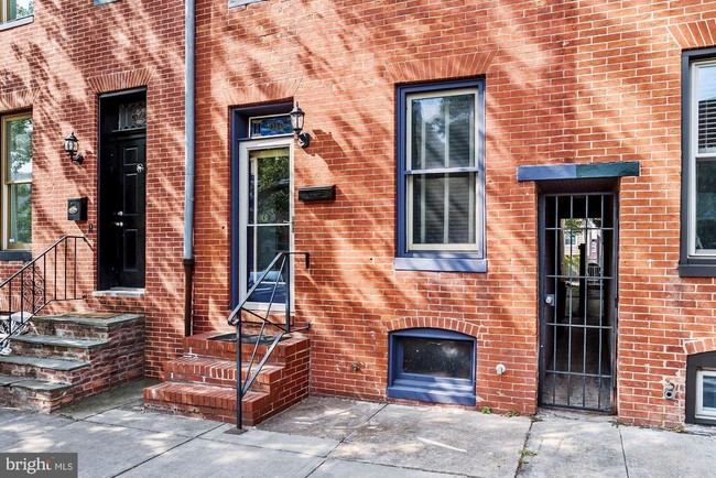 Building Photo - 324 S Chester St