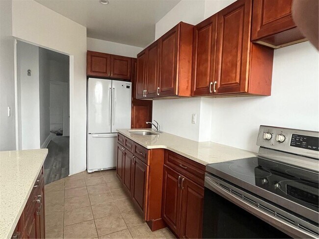 Foto del edificio - 266 E 32nd St