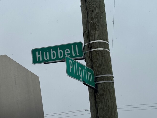 Foto del edificio - NOW LEASING AT BADCAD APARTMENTS