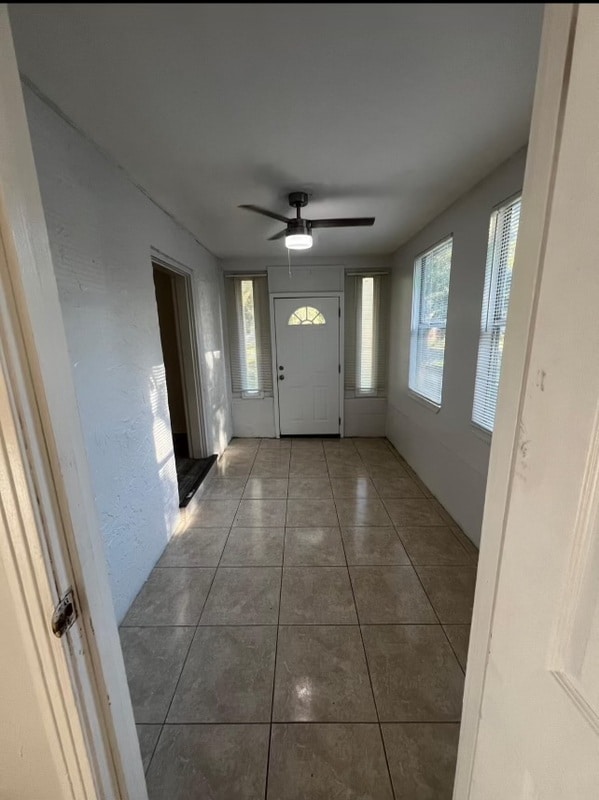 Building Photo - 3024 W 1st St