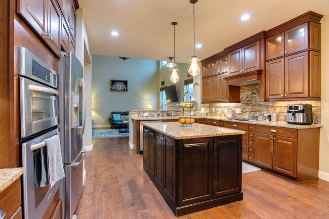 Building Photo - 3819 Pascolo Bend