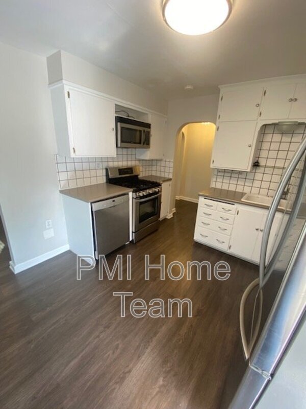 Foto del edificio - 330 E 100 N