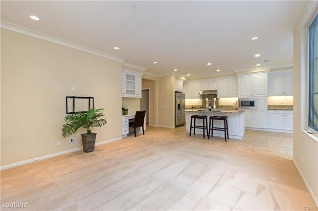 Building Photo - 3 br, 2.5 bath House - 88 Brindisi