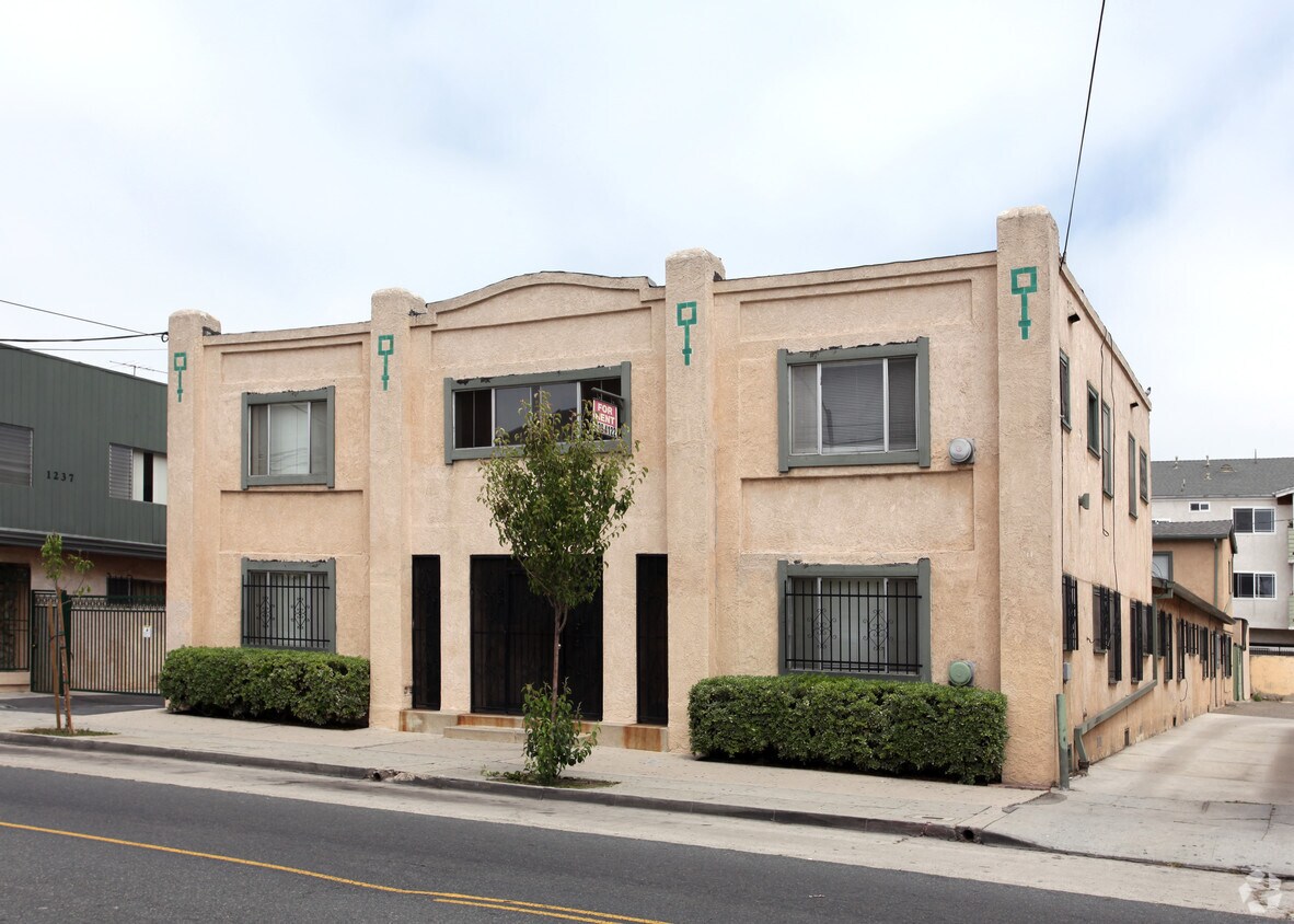 Building Photo - 1239 E 4th St