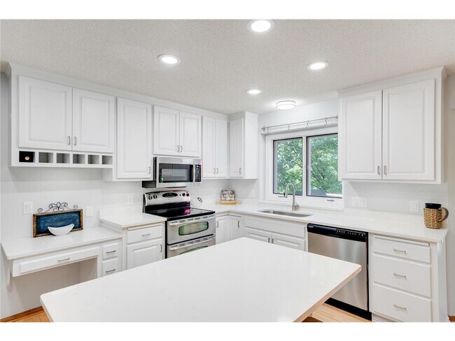 Building Photo - 3757 Bayberry Ln