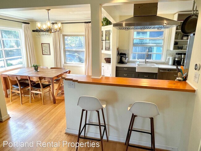 Foto del edificio - 3 br, 1 bath House - 4641 NE 37th Ave.
