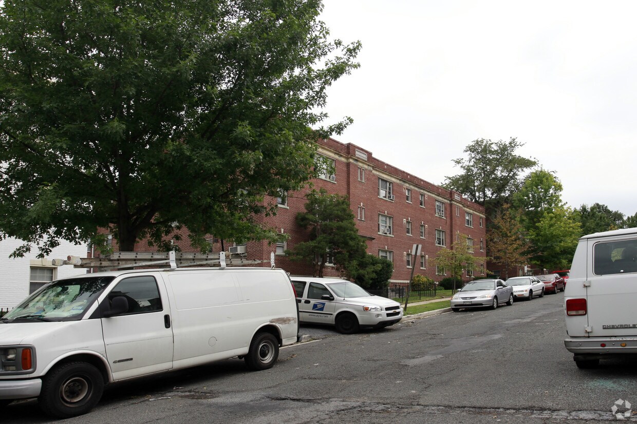Foto del edificio - 1431-1437 Somerset Pl NW