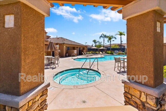 Building Photo - 12665 Creekview Dr