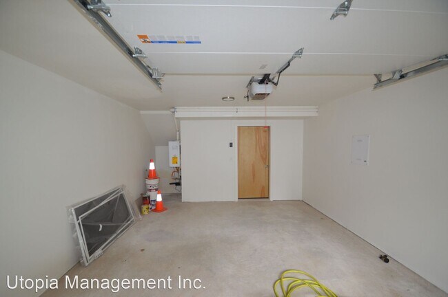 Building Photo - 2 br, 1.5 bath House - 4507 23rd Ave SW