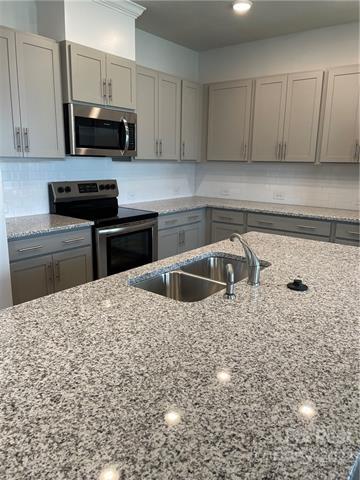 Foto del edificio - 13300 Settlers Trail Ct