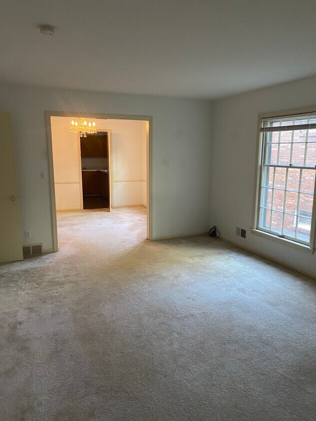 Foto principal - 2551 Glenmary Ave