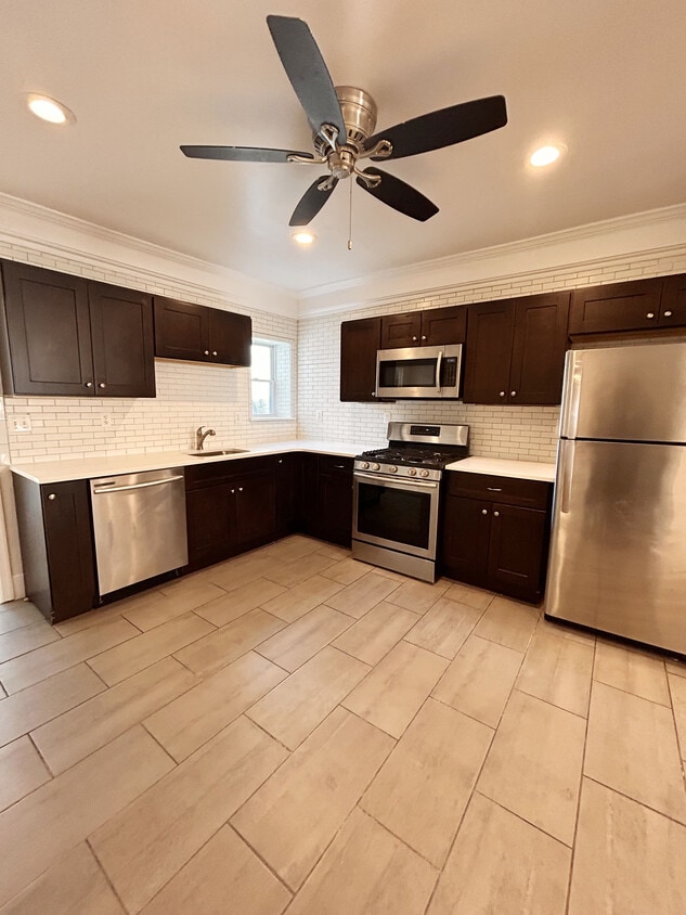 Foto principal - 4814 Friendship St