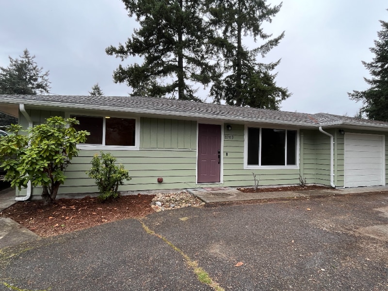 Foto principal - 1703 106th St S
