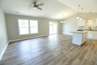 Building Photo - 1750 Meadowlark Ln
