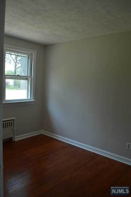 Building Photo - 66 Midland Ave