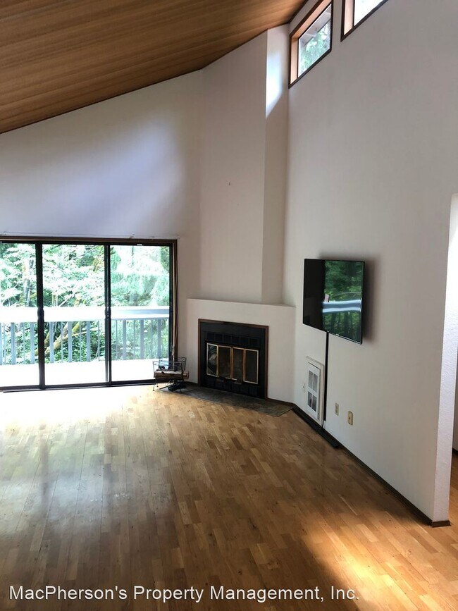 Building Photo - 4 br, 3 bath House - 2545 NE 95th St