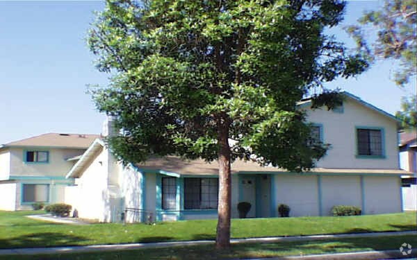 Foto principal - 1148 E D St