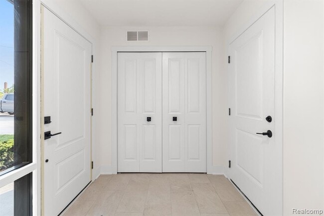 Building Photo - 2037 11th St