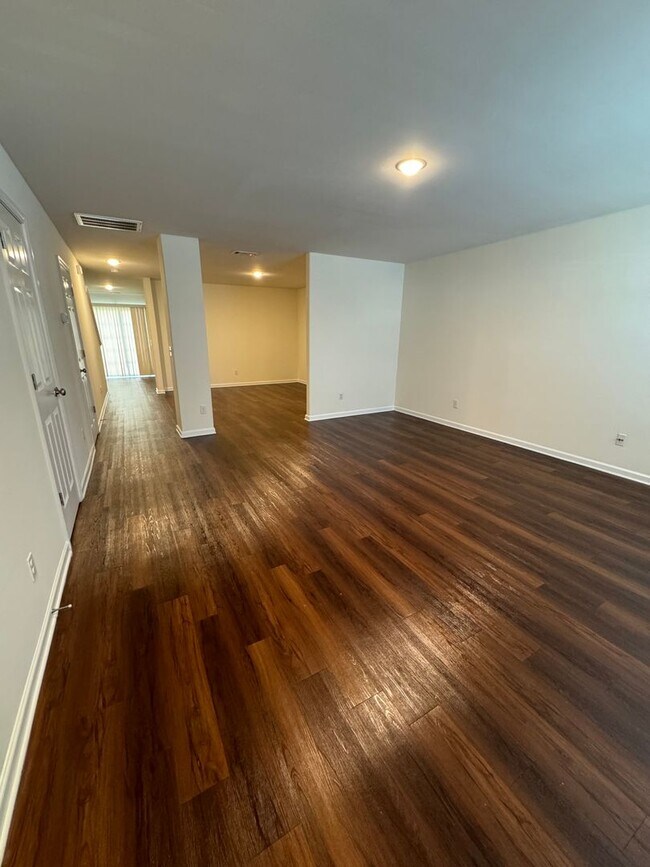 Foto del edificio - 81 BC