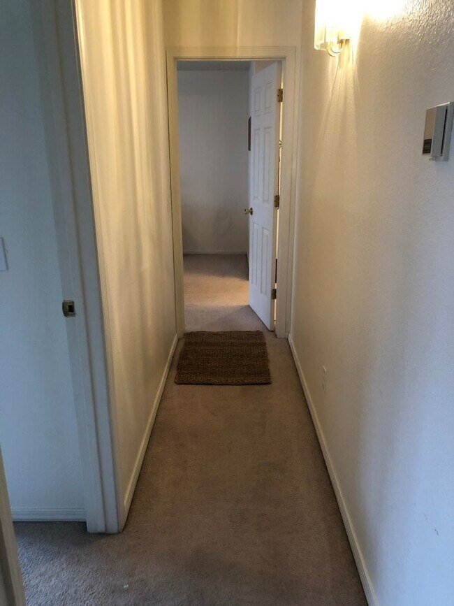 Foto del edificio - 2 Bedroom, 2 Bathroom Centrally Located Condo