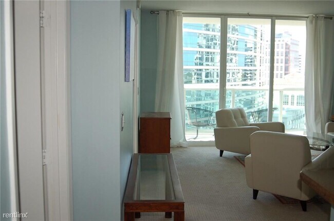 Building Photo - 1 br, 1 bath Condo - 347 N New River Dr E ...