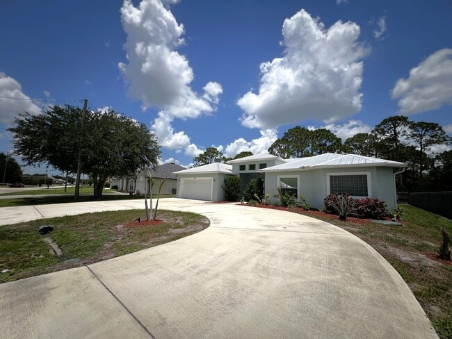 Foto del edificio - 349 SW Dagget Ave