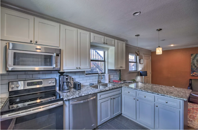 Building Photo - 2211 Blodgett St